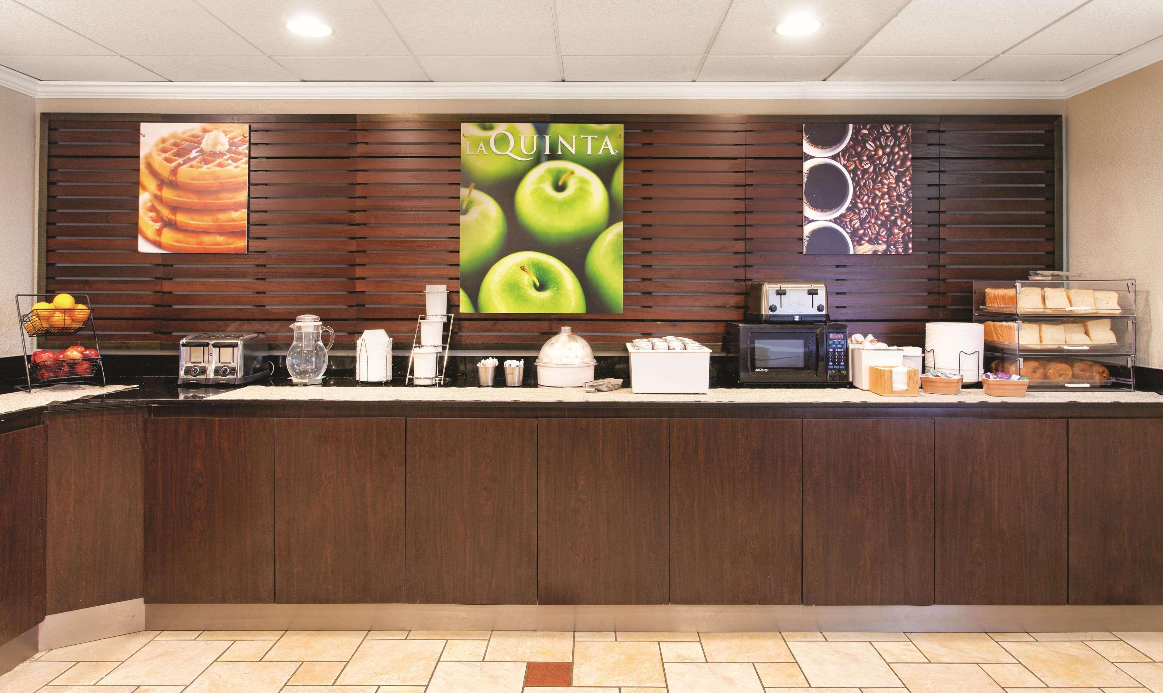 La Quinta By Wyndham Miami Airport East Hotel Miami Springs Exterior photo