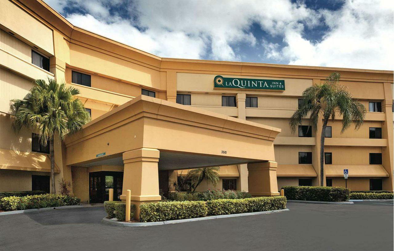 La Quinta By Wyndham Miami Airport East Hotel Exterior photo