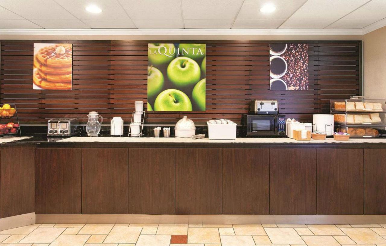 La Quinta By Wyndham Miami Airport East Hotel Miami Springs Exterior photo